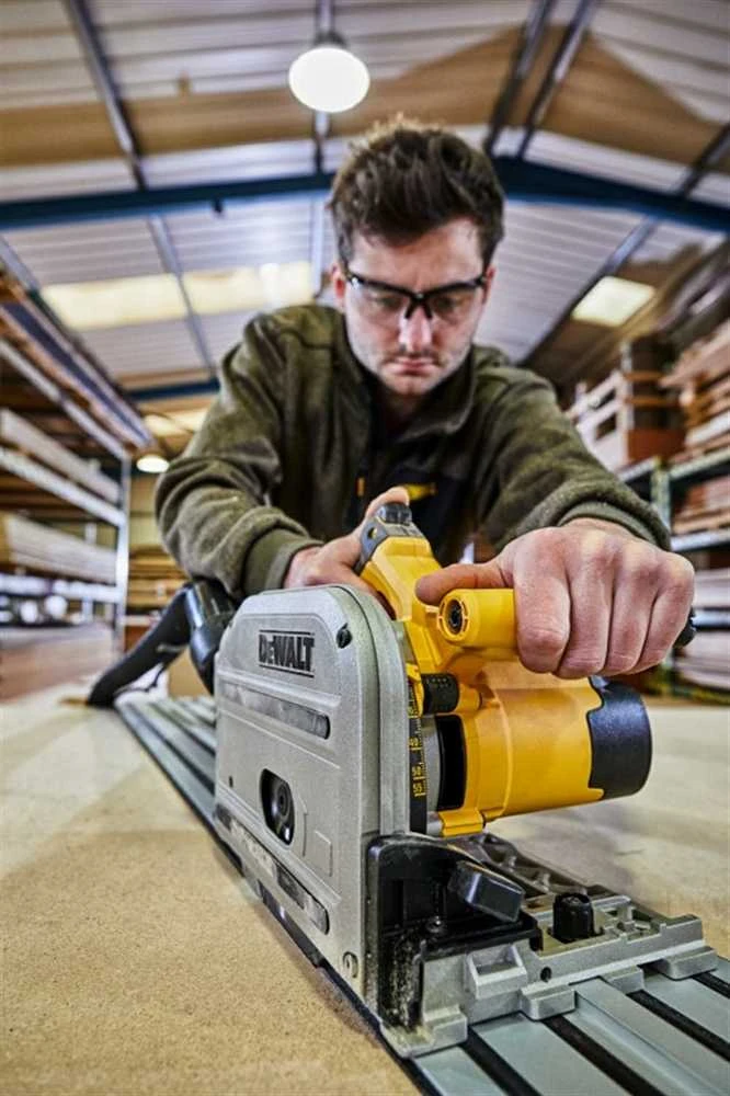 Dewalt elektrinis įleidžiamas pjūklas + kreipiančioji liniuotė, 1,5 m (‎DWS520KTR-QS)