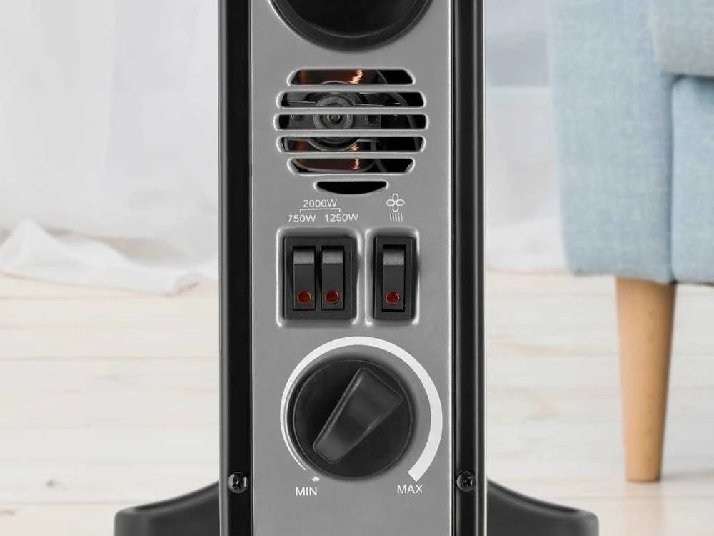 Juodas 2000 W konvekcinis šildytuvas su ventiliatoriumi, nešiojamas elektrinis šildytuvas, kambario šildytuvas