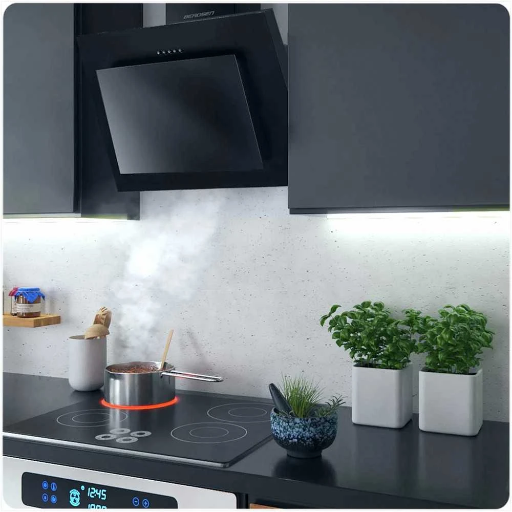 Berdsen Juodas kamininis gartraukis, 60 cm pločio, su LED apšvietimu, modernioms virtuvėms, efektyvus riebalų filtravimas, su ortakiu