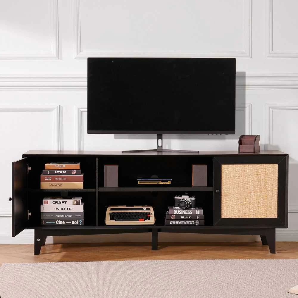 Juodas TV staliukas 75" TV, ratano spintelė, komoda su rozete, TV konsolė, media centras