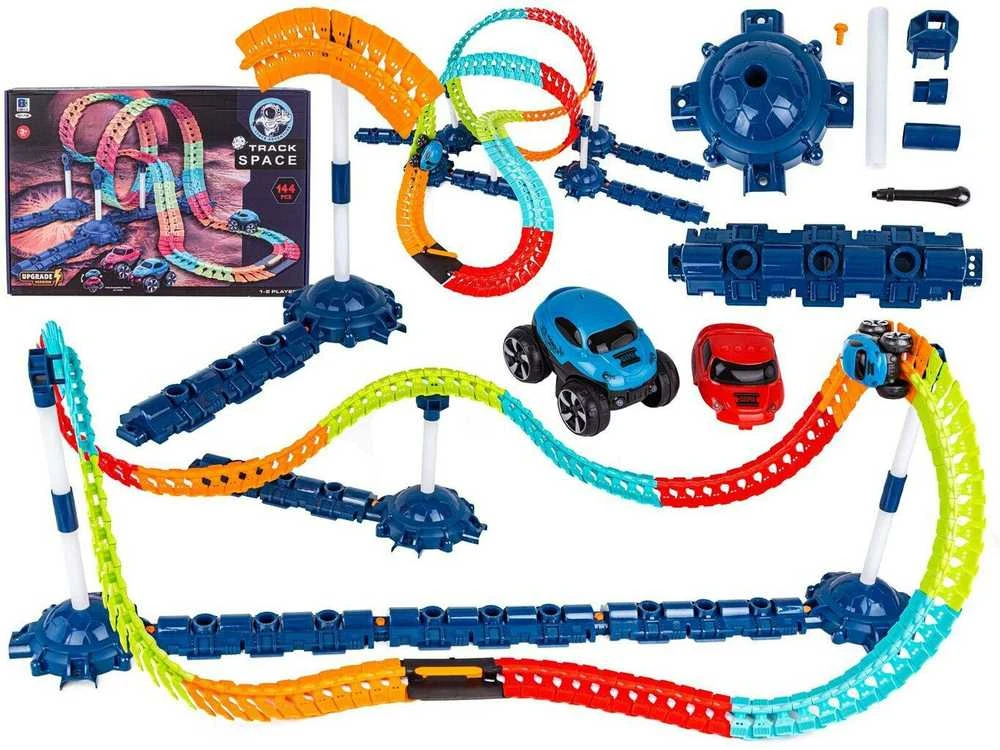 Lanksti lenktynių trasa su automobiliu Track Space