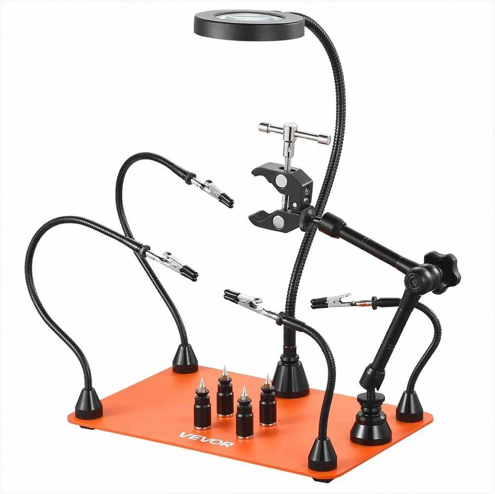 Magnetinė litavimo stotelė su pagalbinėmis rankomis elektronikos remontui, 3X LED didinamoji lempa, 4 PCB laikikliai, 360 karšto oro pistoleto laikiklis, sunkaus plieno pagrindas, trečioji ranka litavimui