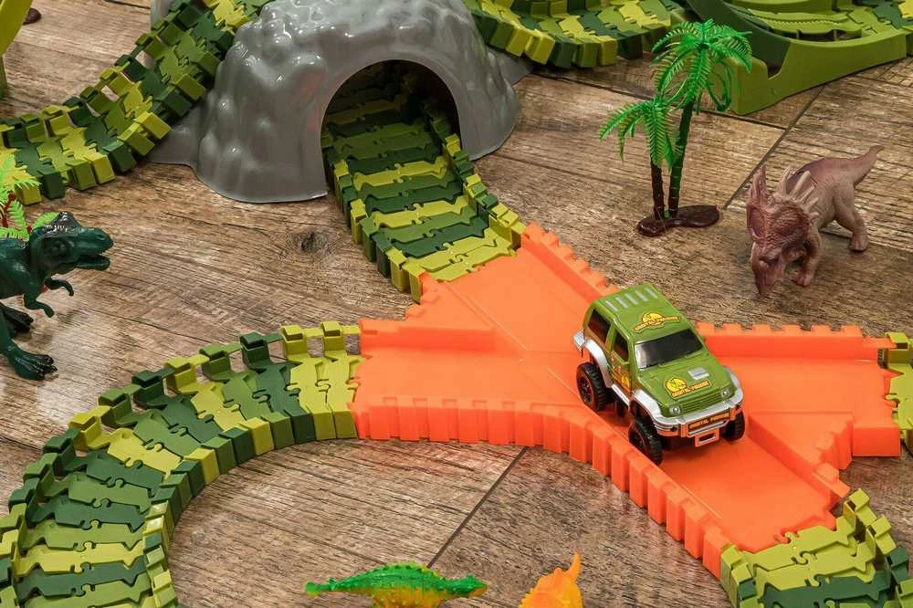 Mega lenktynių trasa 2 x 360 ° Loop Dino World Track 260 el.