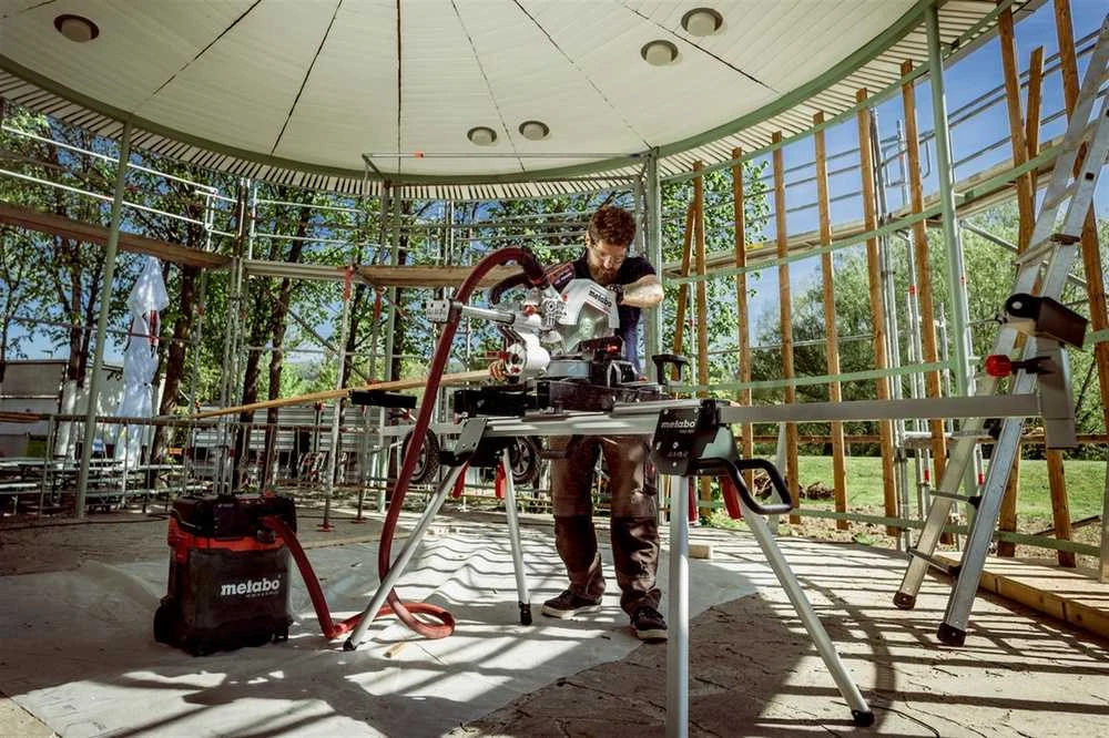 Metabo Belaidis kampinis pjūklas su 254 mm ašmenimis, skirtas medienos apdirbimui, nešiojamas pjūklas, kampinis pjūklas, skersinis pjūklas