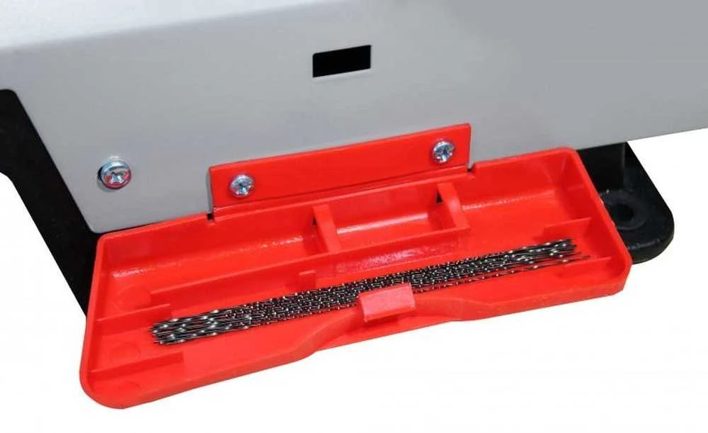 Pjūklas medienai, metalui ir plastikui, su tolygiu greičio valdymu, 127 mm ašmenų ilgis, 500-1700 aps./min., 230V, su priedais