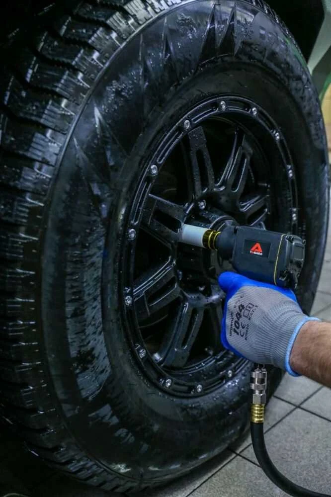 Pneumatinis smūginis veržliasukis, kompaktiškas mini dizainas, 1100 Nm atlaisvinimo sukimo momentas, „Twin Hammer“ mechanizmas, 12.7 milimetro sukimo antgalis