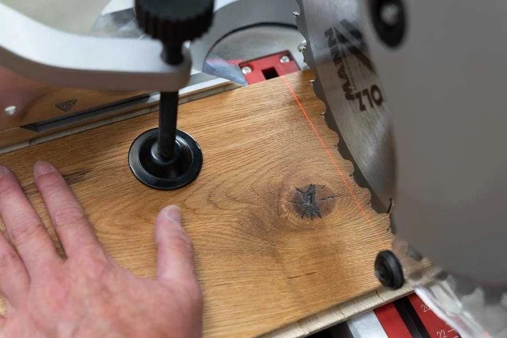 Holzmann Profesionalus skersavimo pjūklas, medienos apdirbimui, su lazeriniu gidu, 305mm diskas, skersinio pjovimo pjūklas, kampinio pjovimo pjūklas