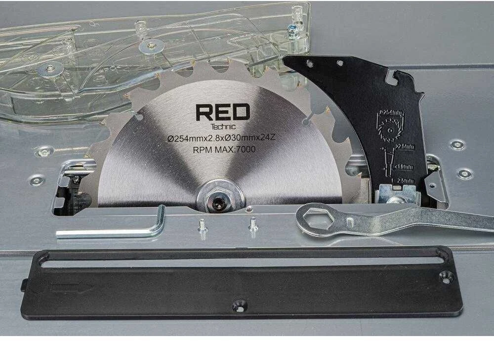 Red Technic Raudona Technic Stalo pjūklas medienai, Raudona Technic, 3400 W.