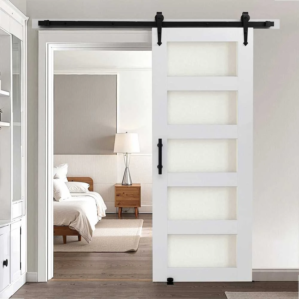 Stumdomos svirno tipo vidaus durys su stiklu ir aparatūra, MDF, vandeniui atsparus PVC, H rėmas, 762x2134 mm, baltos spalvos, tylus slydimas
