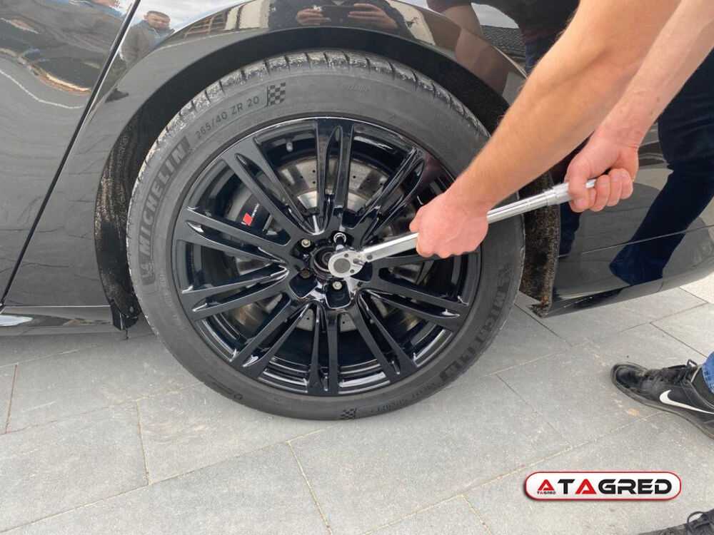 Sukimo momento raktas, 480mm ilgis, 42-210Nm diapazonas, su aliuminio ratlankių lizdais, skirtas automobilių ir dirbtuvių naudojimui