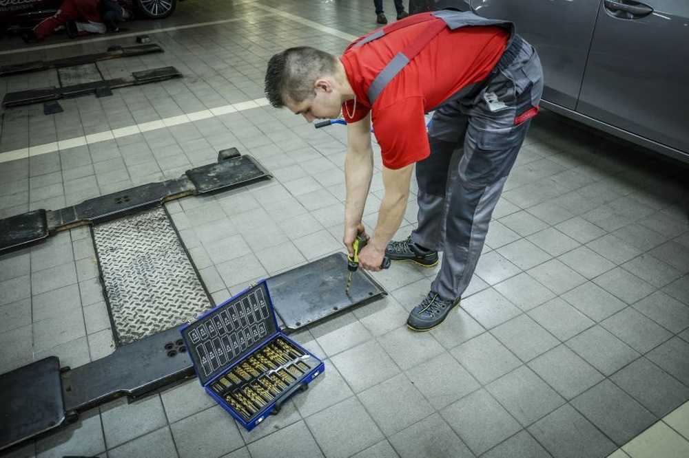 Grąžtas Titano grąžtų rinkinys, HSS-TIN dengti grąžtai, 170 dalių grąžtų rinkinys, metalinis dėklas su organizatoriumi, universalus grąžtų rinkinys