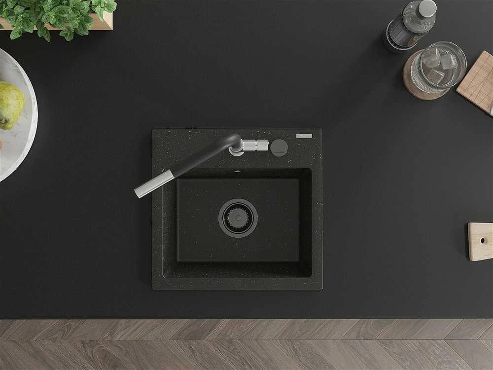 Granitinė virtuvinė plautuvė Mexen Milo su maišytuvu ir sifonu, Metallic juodas/auksinis+Juodas/Chrome
