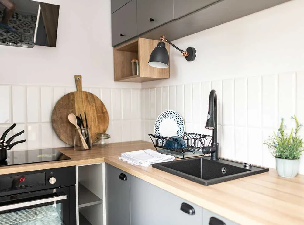 Granitinė virtuvinė plautuvė Laveo Trzynastka SBP_710T, Juodas