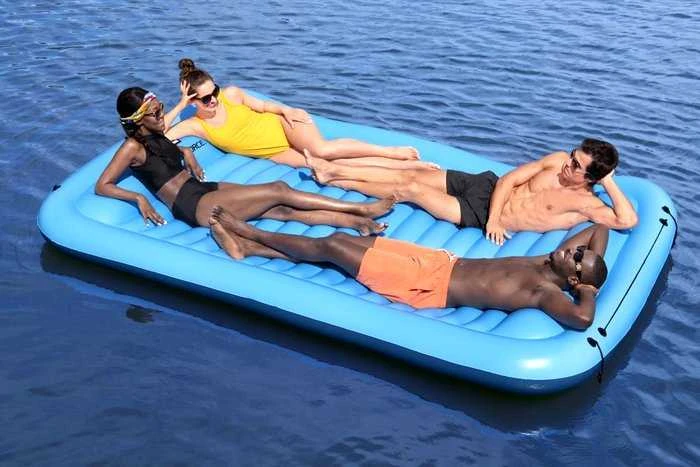 Bestway PLAUKIOJANTI SALA pripučiamas vandens čiužinys 4 asmenims 360 kg 269 x 183 cm 43542