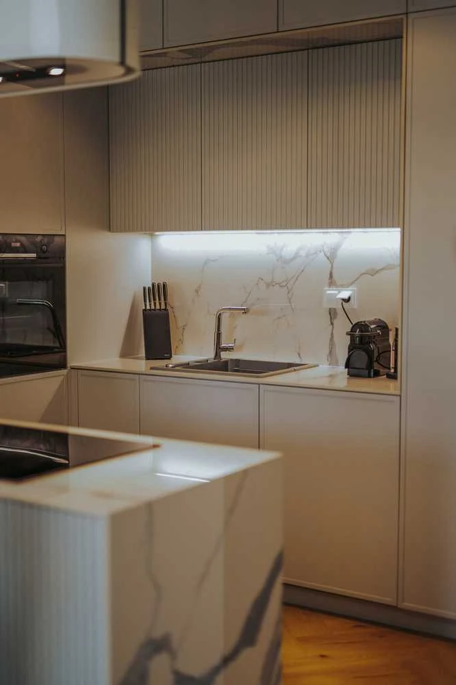 Virtuvinis maišytuvas su ištraukiama žarna Deante Silia BQS 073M