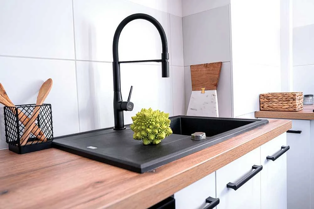 Virtuvinis maišytuvas Laveo Pola, Juodas