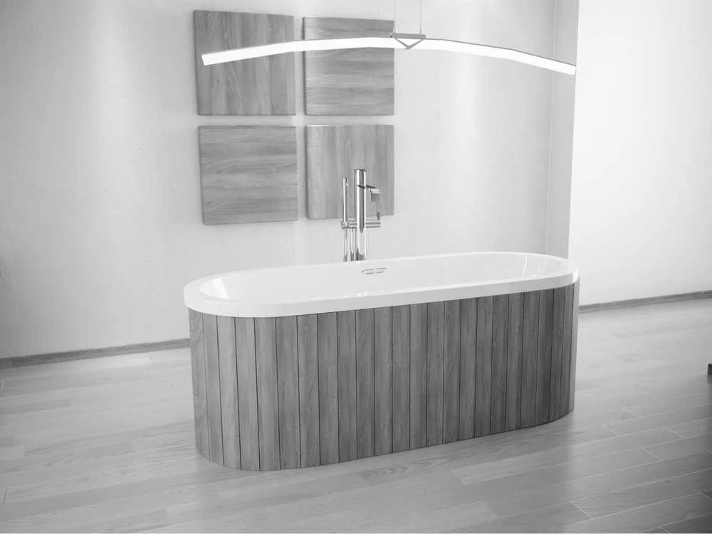 Vonia Besco Victoria, 185 x 83 cm, be apdailos, su sifonu su persipylimu slim juodu