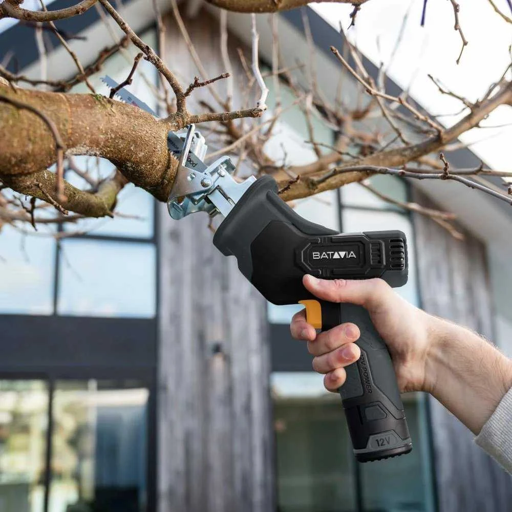 Akumuliatorinis tiesinis pjūklas Batavia 12 V – „Fixxpack 2.0“ rinkinys (su 2.0 Ah baterija Ir USB-C įkrovimo laidu)