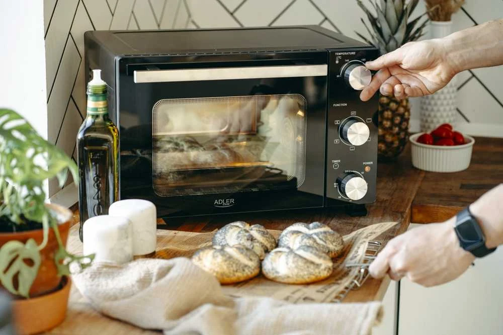 Mikrobangų krosnelė Adler elektrinė orkaitė | AD 6024 | 22 L | 1300 W | Juodas