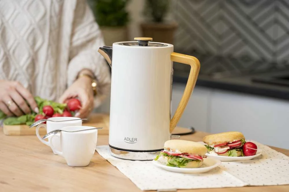 Adler | Virdulys | AD 1347w | Electric | 2200 W | 1.5 L | Nerūdijantis plienas | 360° rotational base | Baltas