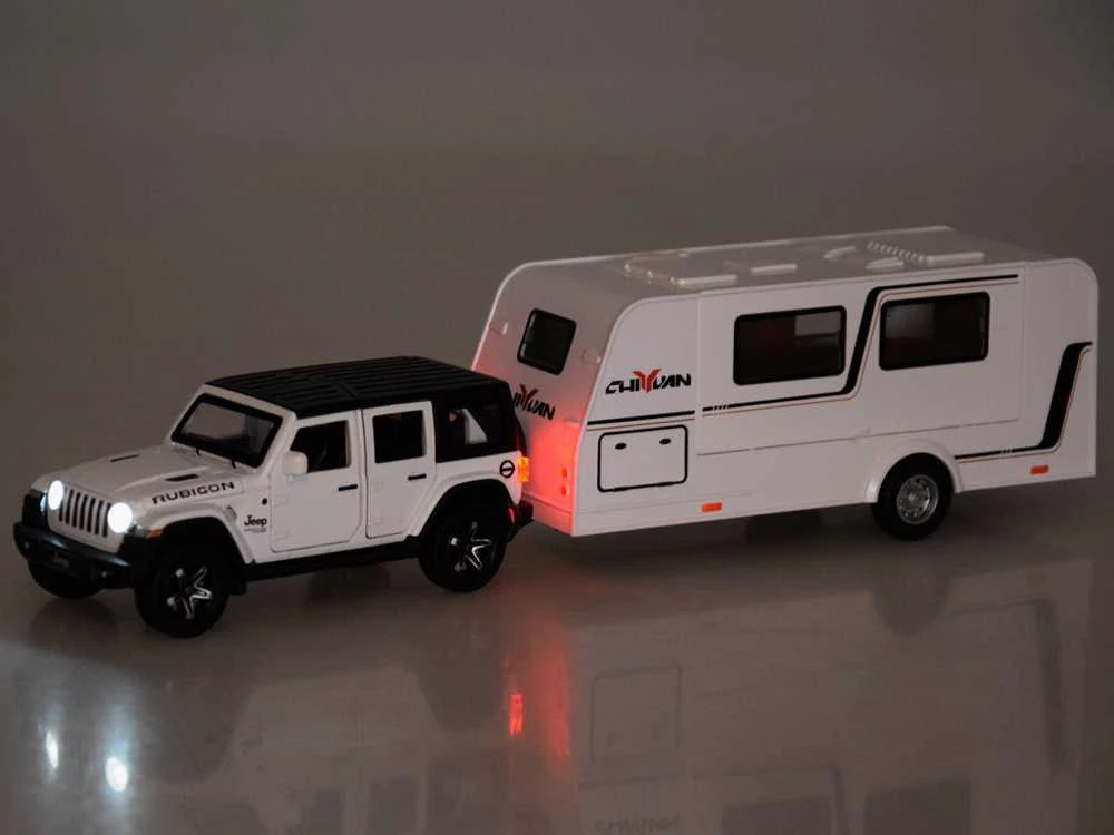 Jokomisiada Atostogų automobilis Visureigis + Priekabos žibintai ZA5351