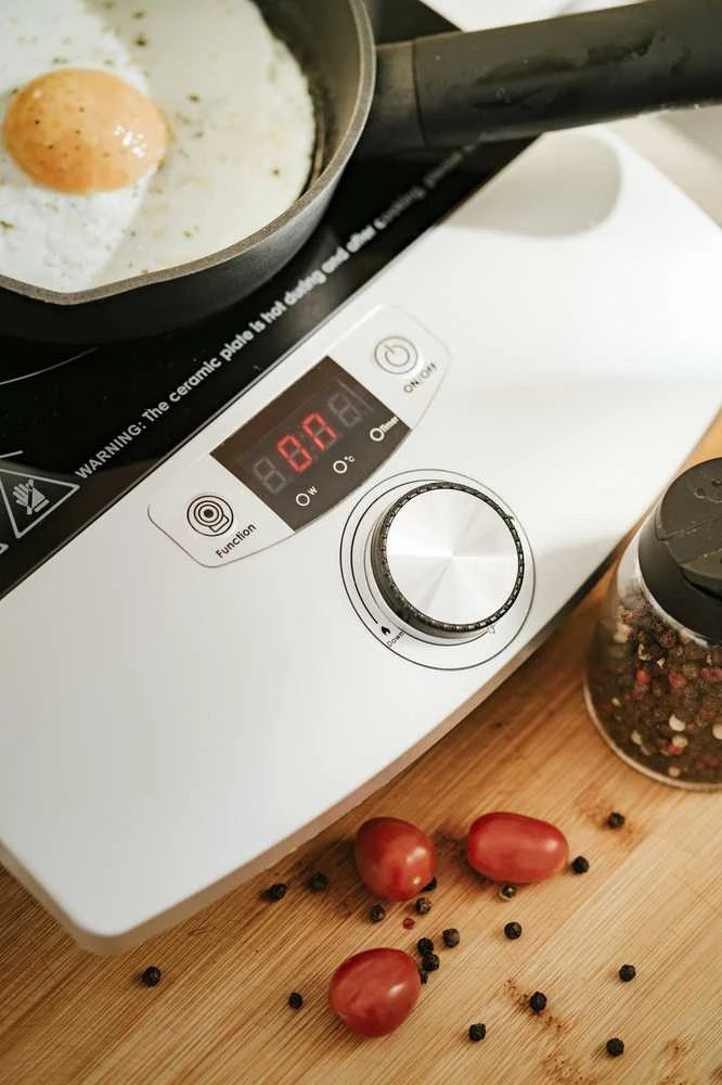 Kaitlentė Adler Camry Cooker Indukcija | CR 6515 | Degiklių / virimo zonų skaičius 1 | Juodas/Sidabrinis | Indukcija