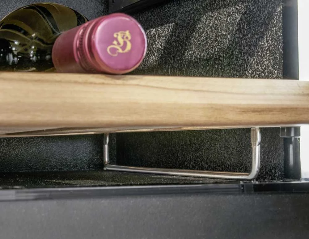Pilnai įmontuojamas vyno šaldytuvas Caso WineDeluxe WD 60