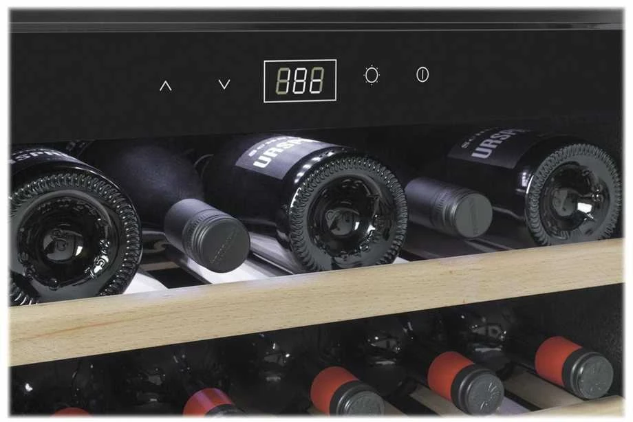 Vyno butelių šaldytuvas Caso WineSafe 18 EB, Juodos spalvos