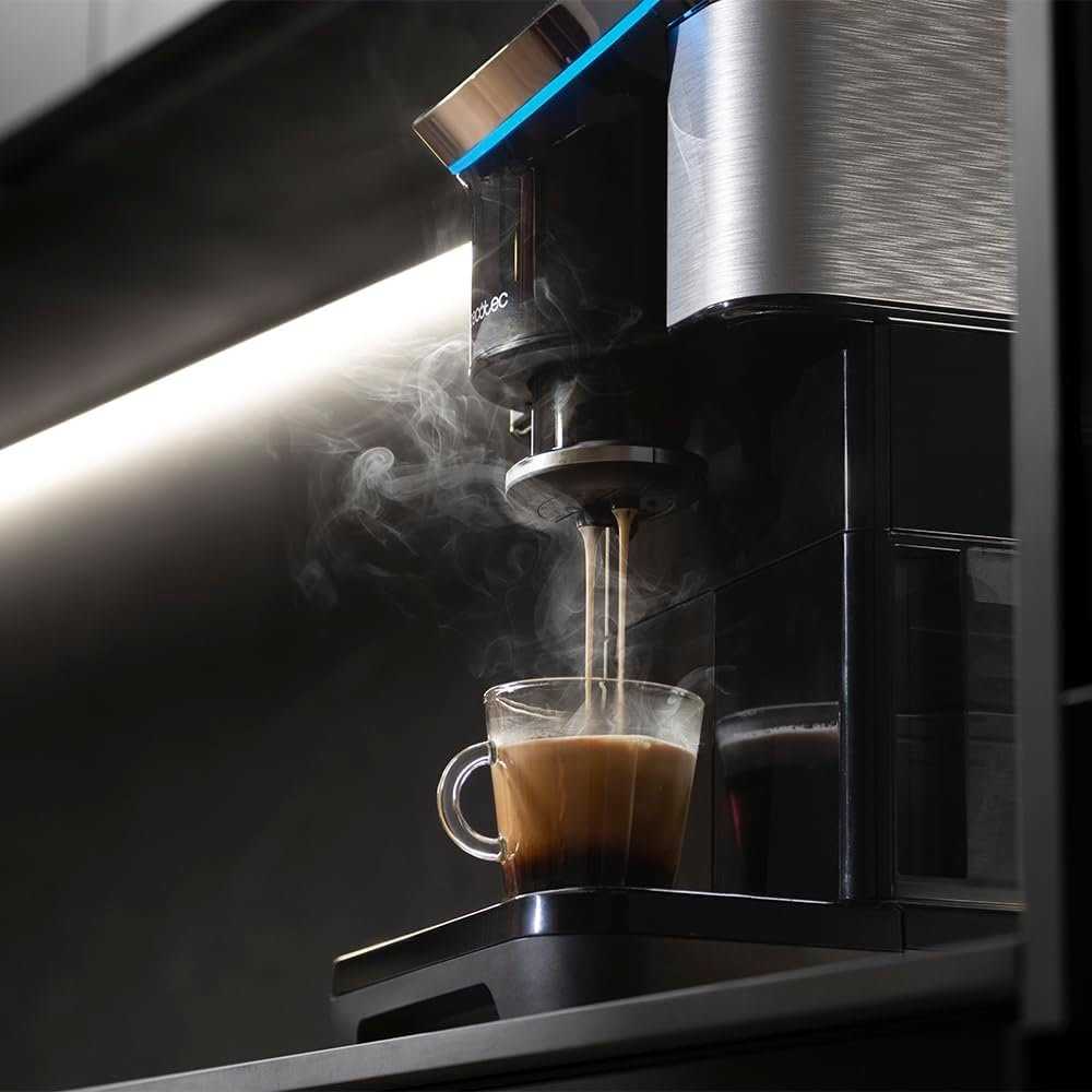 Kavos aparatas Cecotec | Cremmaet Spin | Slėgis 19 bar | Su pieno plakikliu | Super-automatinis | 1450 W