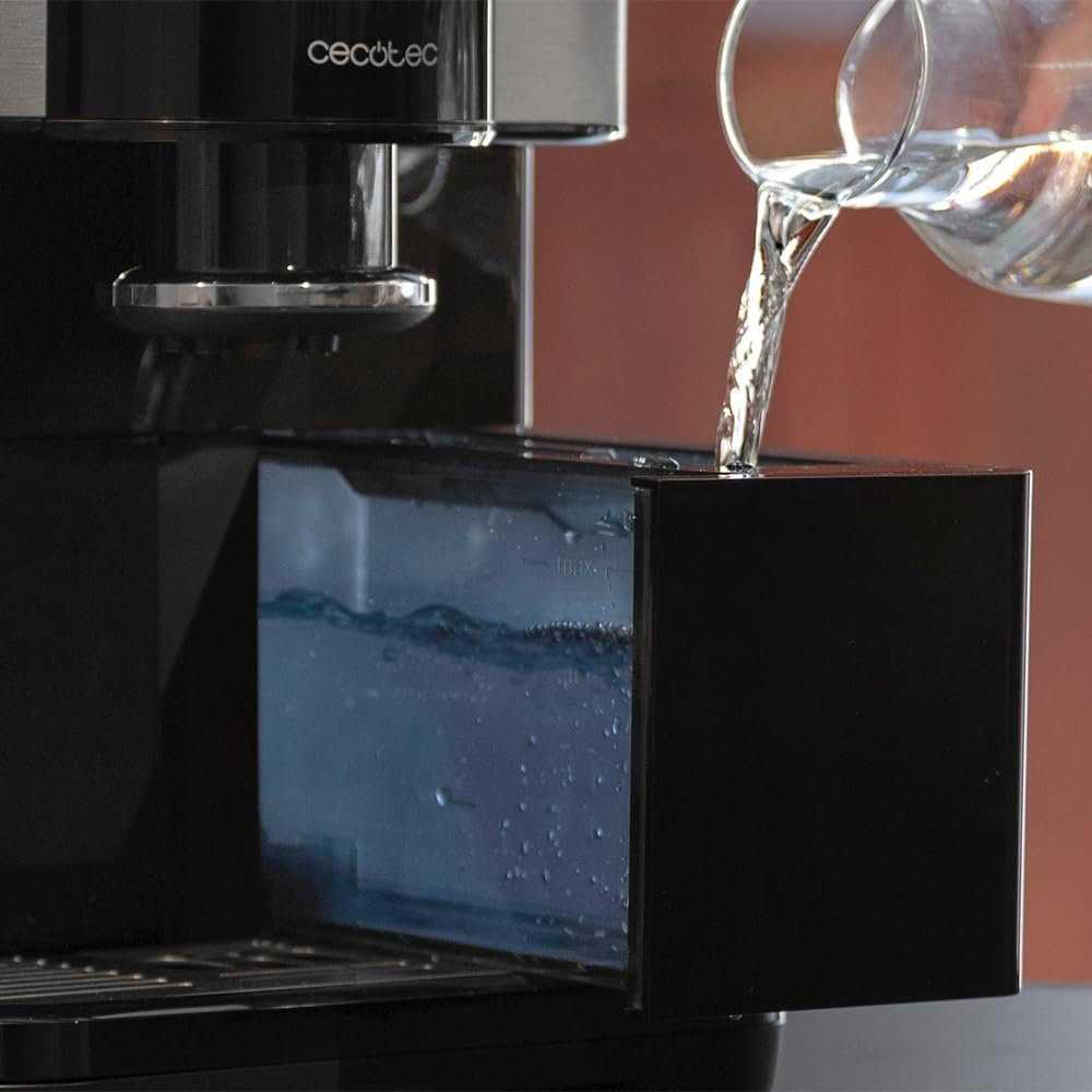 Kavos aparatas Cecotec | Cremmaet Spin | Slėgis 19 bar | Su pieno plakikliu | Super-automatinis | 1450 W