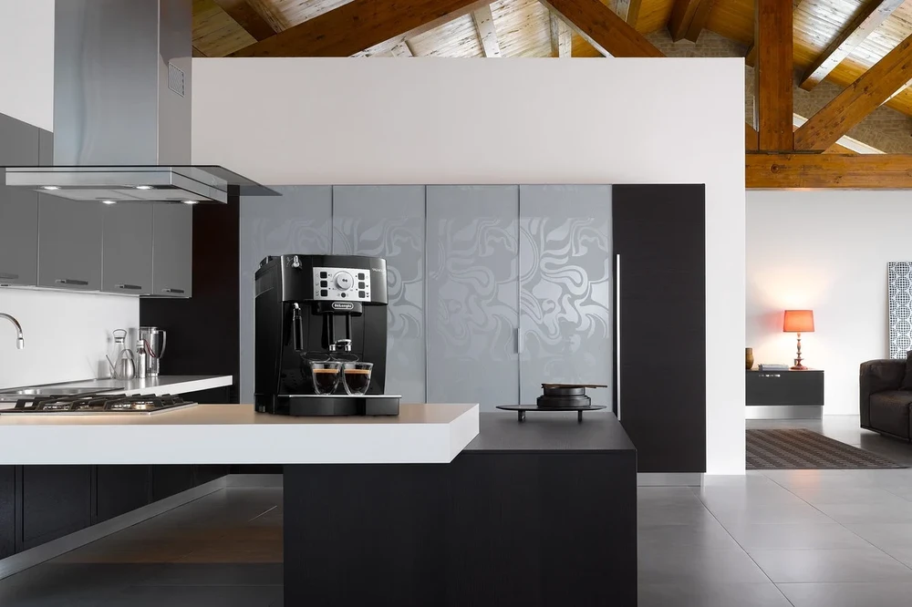 Kavos aparatas Kavos apar. DELONGHI ECAM22.112.B Fully- (Pažeista pakuotė)