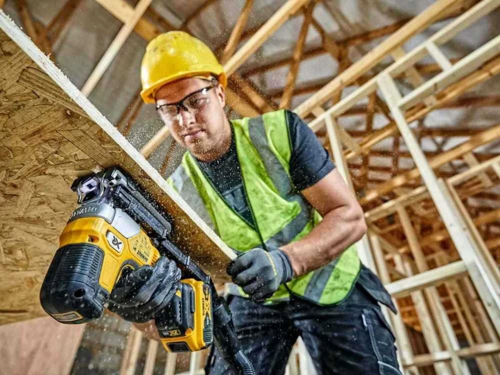 Akumuliatorinis siaurapjūklis DeWalt DCS335N-XJ (be akumuliatoriaus ir įkroviklio)