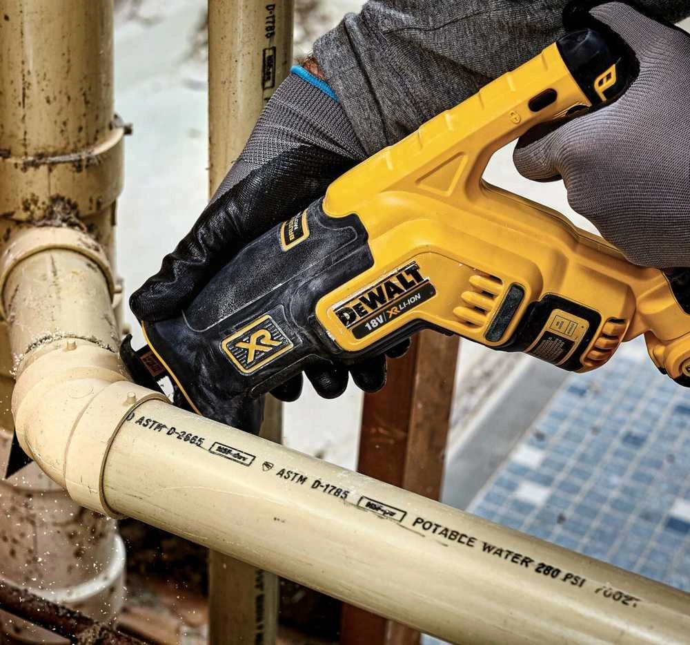 DeWalt tiesinis pjūklas DCS367N be akumuliatoriaus ir kroviklio