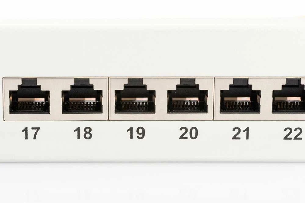 Assmann Electronic DIGITUS Patch Panel 19inch 24Port Cat6 ekranuotas pilkas RAL7035 kabelio montavimas apie LSA