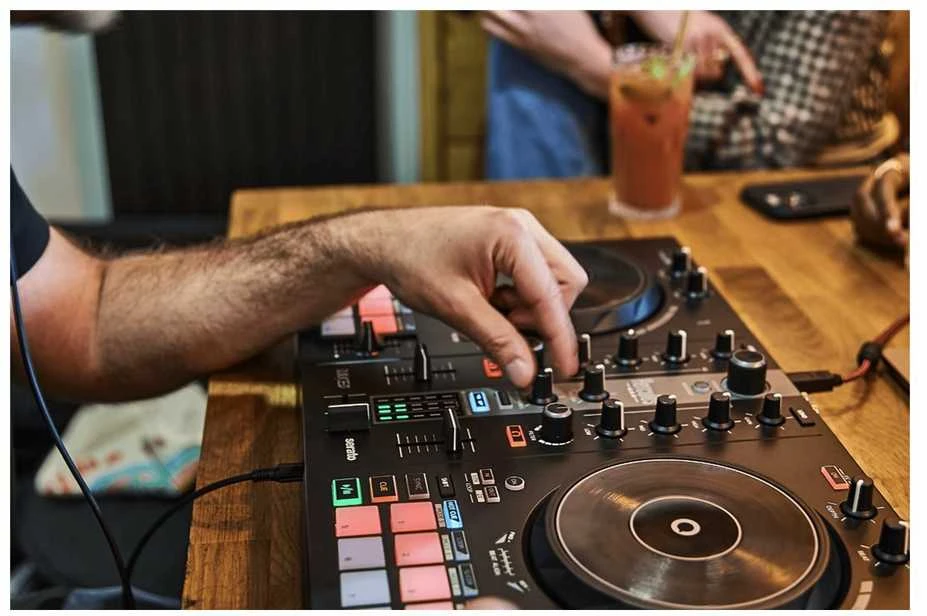 Hercules | DJControl Inpulse 300 MK2 | Garsiakalbiai | USB jungtis