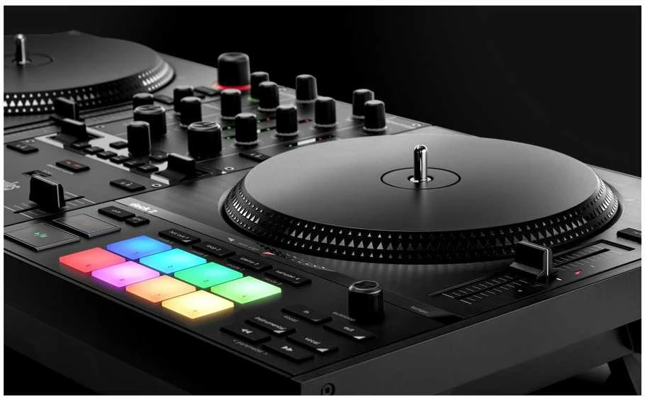 Hercules | DJControl Inpulse T7 | Garsiakalbiai | USB jungtis