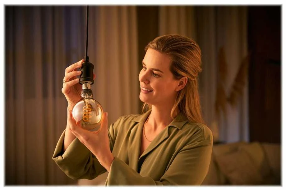 „Philips Hue WA 7W“ siūlinė G93 lemputė, E27 | E27 | 7 W | Nuo šiltos iki vėsios spalvos, 2200–4500 K | „Bluetooth“ ir „Zigbee“