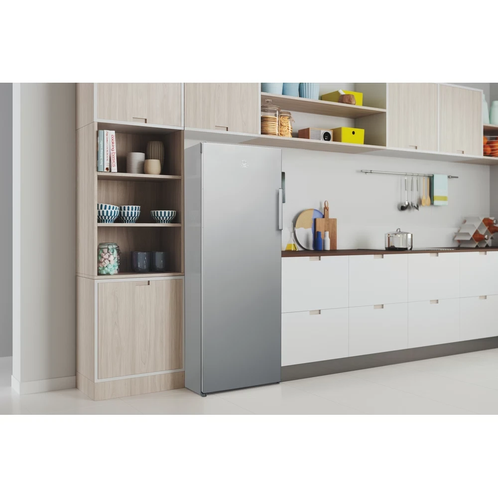 INDESIT | Šaldiklis | UI6 2 S | Energijos vartojimo efektyvumo klasė E | Stačias | Laisvai stovintis | Ūgis 167 cm | Bendra grynoji talpa 245 L | Sidabrinis