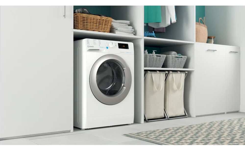 INDESIT | Skalbimo mašina | BWSE 71295X WSV EU | Energy efficiency class B | Front loading | Skalbimo talpa 7kg | 1200 RPM | Gylis 43.5 cm | Plotis 59.5 cm | Ekranas | Large digit | Baltas