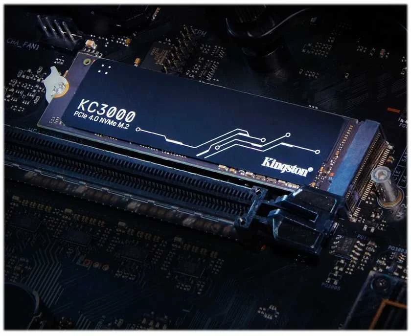 KINGSTON KC3000 4096GB PCIe 4.0 NVMe M.2 SSD
