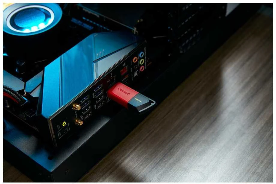 USB laikmena Kingston 128GB USB 3.2 Gen 1 DataTraveler Exodia M