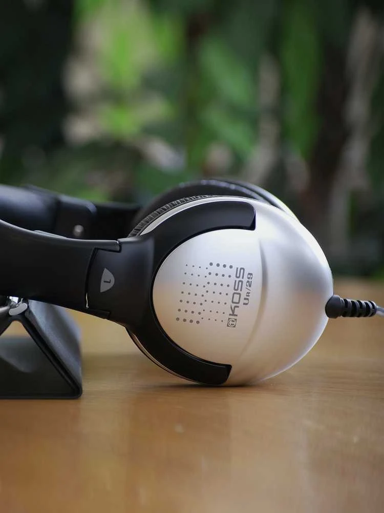 Koss | Ausinės | UR29 | su laidu | Ant ausų uždedamos | Juodas/Sidabrinis | Noise canceling
