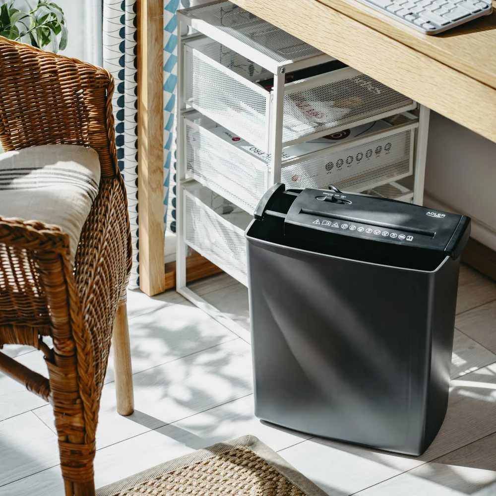 Adler Paper Shredder | AD 1040 | Juodas