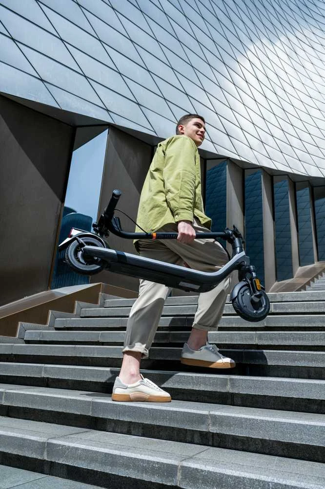 Elektrinis paspirtukas Segway E2 E II eKickScooter | 450 W | iki 20 km/h | 8.1" | Juodas/pilkas