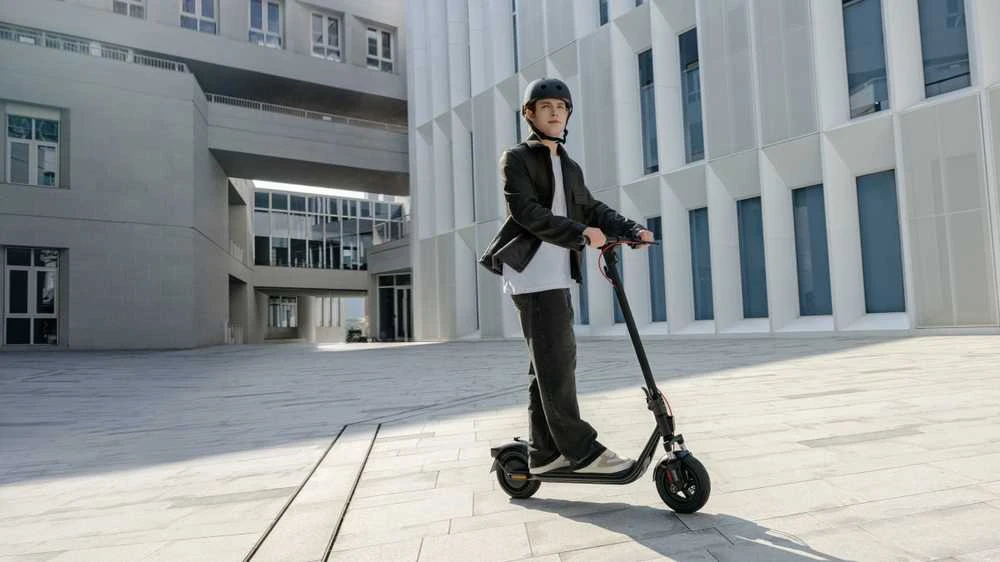 El. paspirtukas Segway F2 Pro E II eKickScooter | 900 W | iki 25 km / h | 10" | Juodas/raudonas