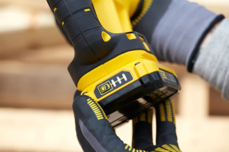 STANLEY SAW SAW 18V V20 2x2,0Ah SFMCS300D2K