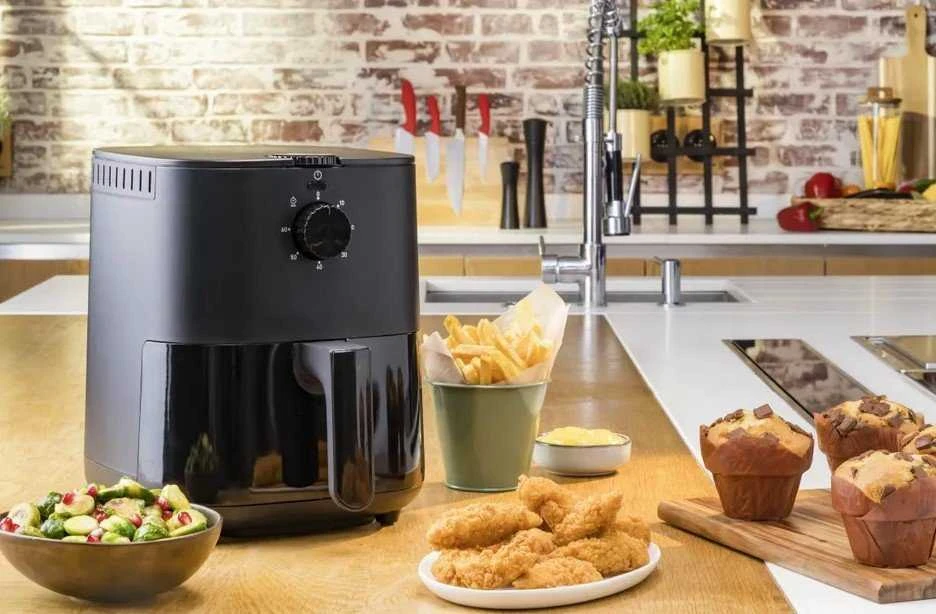 Gruzdintuvė TEFAL | Keptuvė | Essential EY130815 | Galia 1400 W | Talpa 3,5 L | Juodas