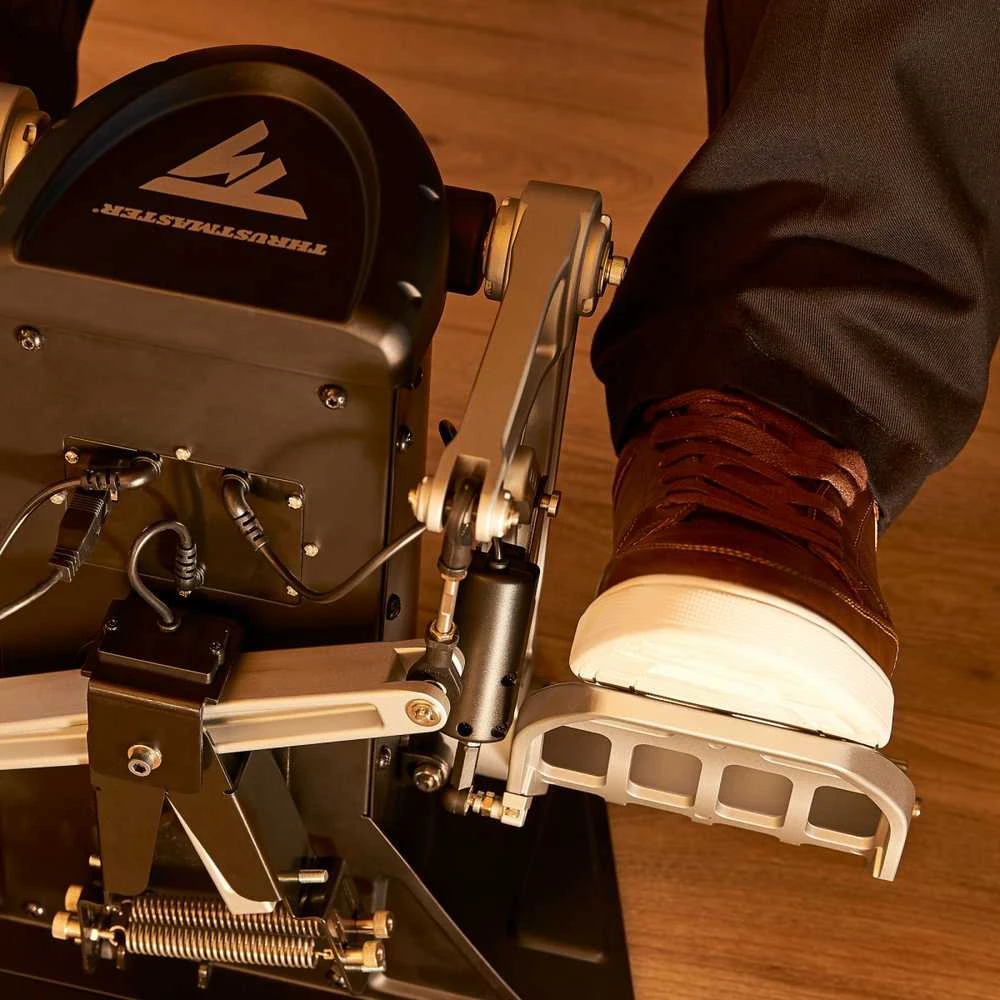 Thrustmaster | TPR švytuoklinis vairas