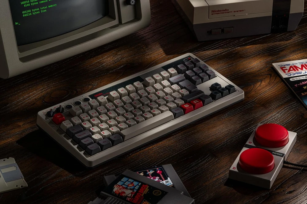 8Bitdo mechaninė klaviatūra, Bluetooth, 2.4G ir USB-C, 87 klavišų, keičiami jungikliai, ispanų QWERTY