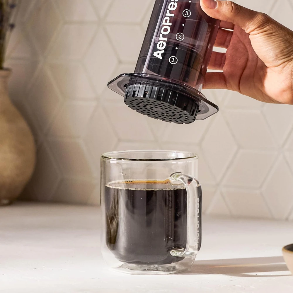 „Aeropress Clear“ juodas kavos virimo aparatas